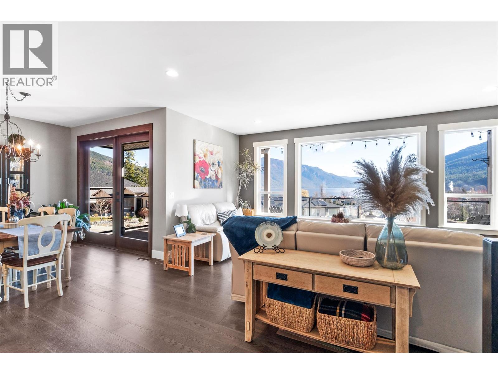  4590 71 Avenue, Salmon Arm