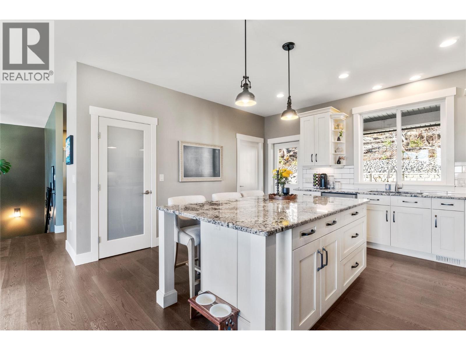  4590 71 Avenue, Salmon Arm