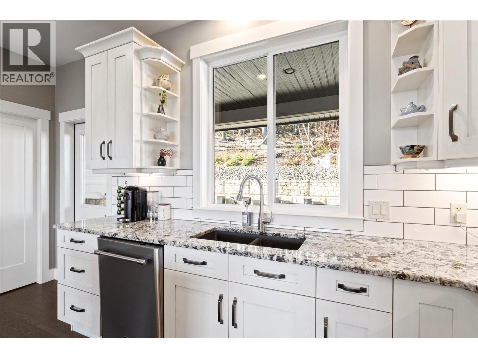  4590 71 Avenue, Salmon Arm