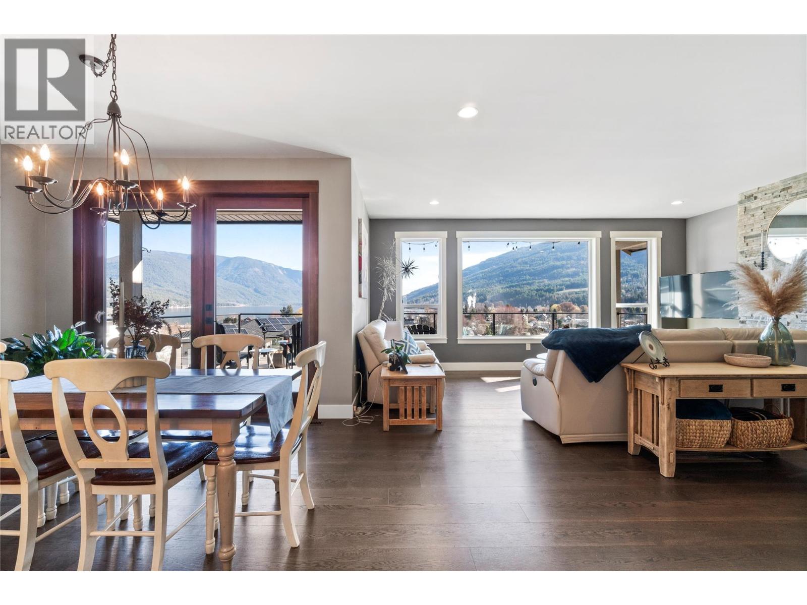  4590 71 Avenue, Salmon Arm