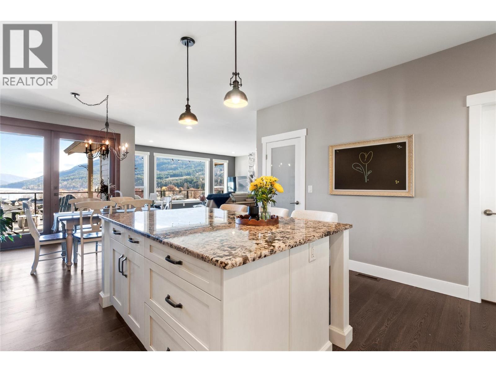  4590 71 Avenue, Salmon Arm