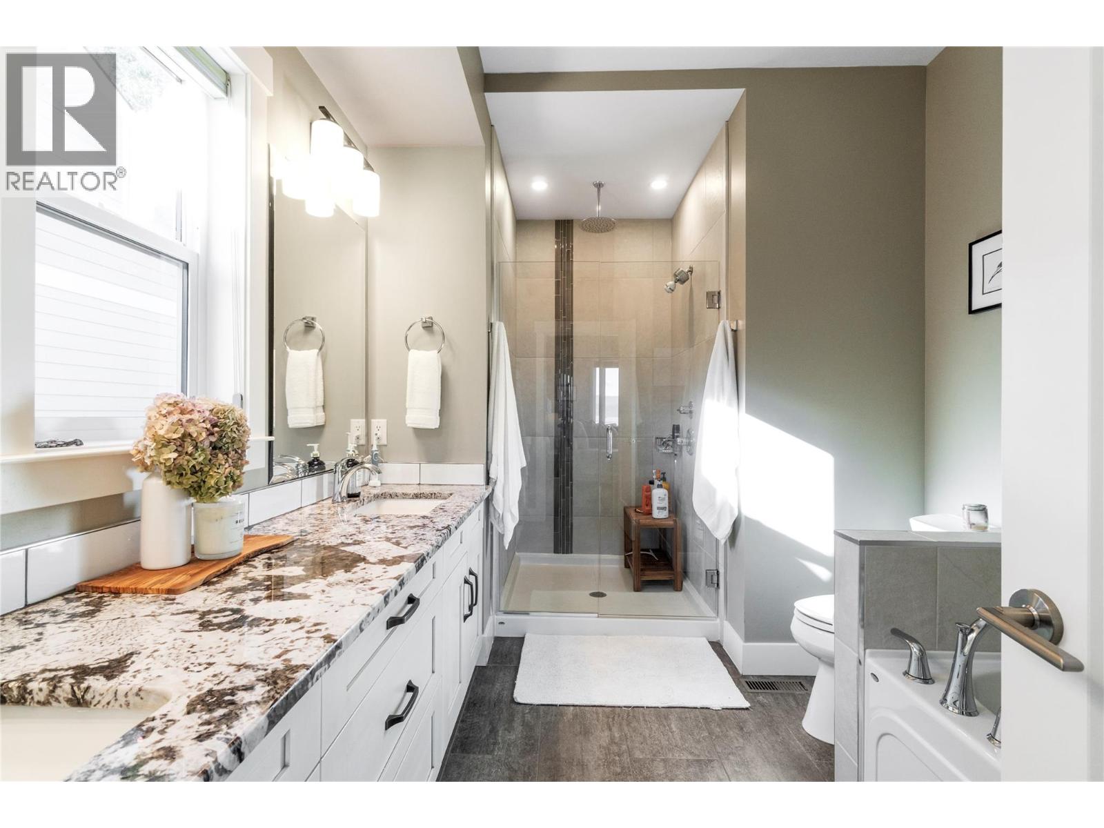  4590 71 Avenue, Salmon Arm