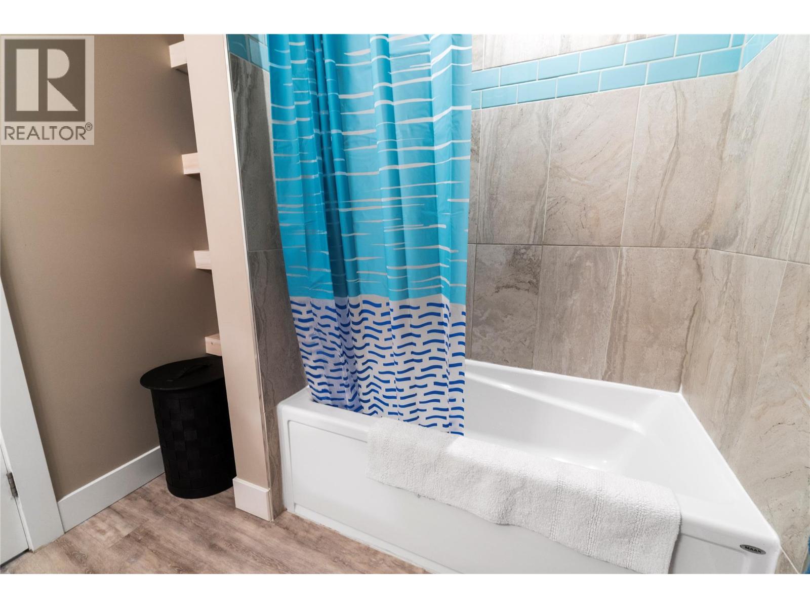  4590 71 Avenue, Salmon Arm