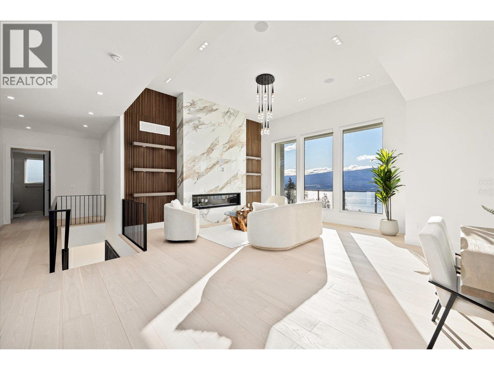  1343 Vineyard Drive, West Kelowna