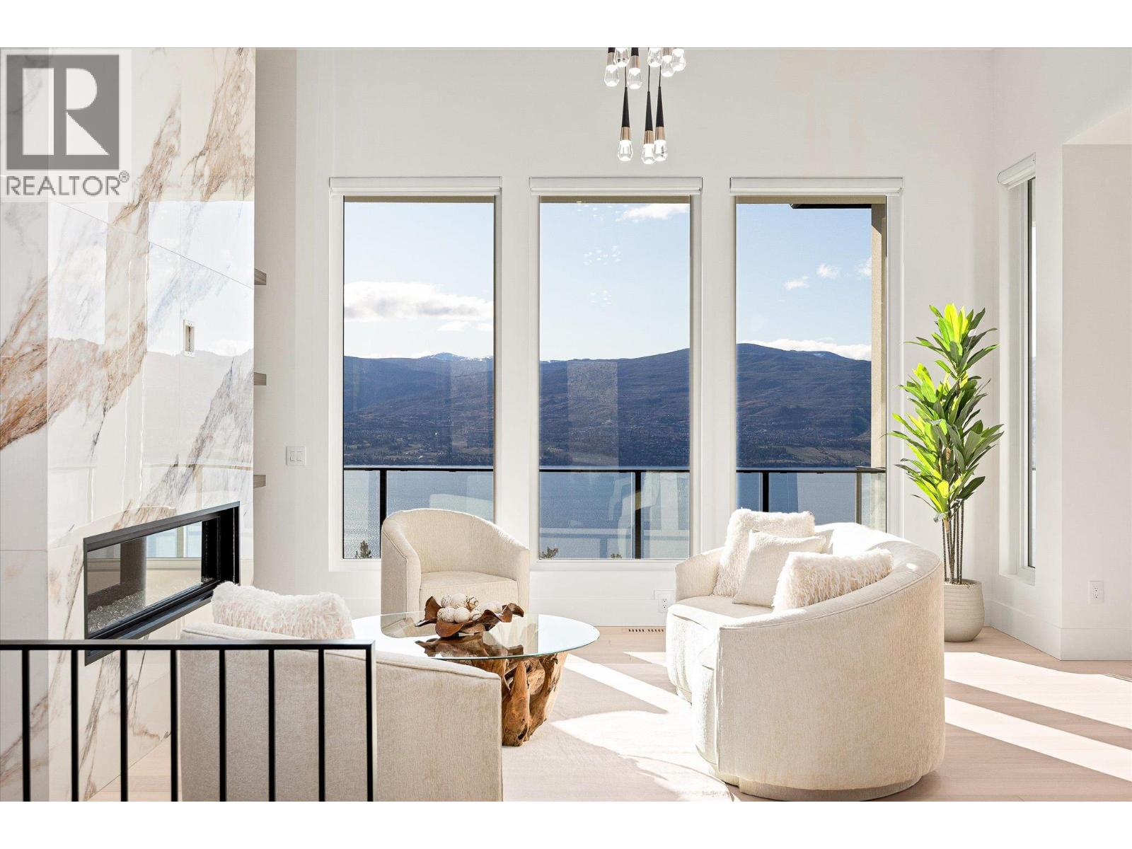  1343 Vineyard Drive, West Kelowna