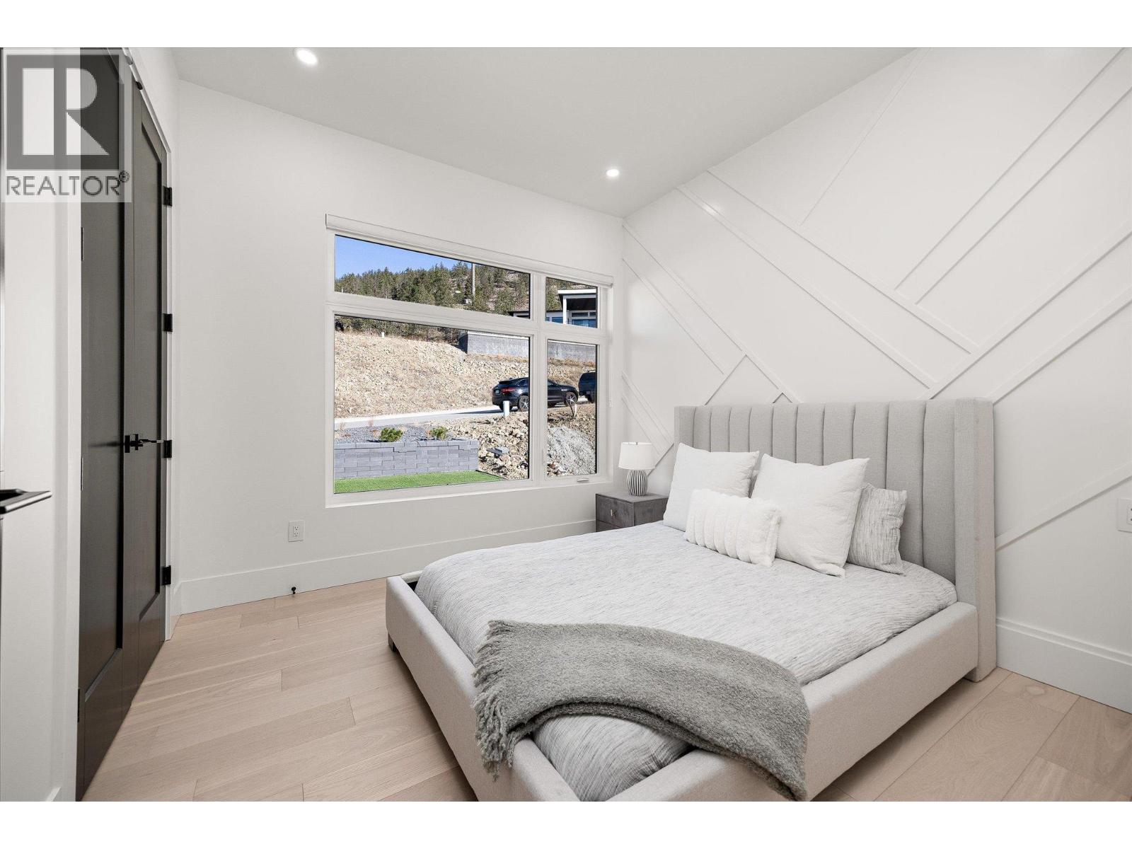  1343 Vineyard Drive, West Kelowna