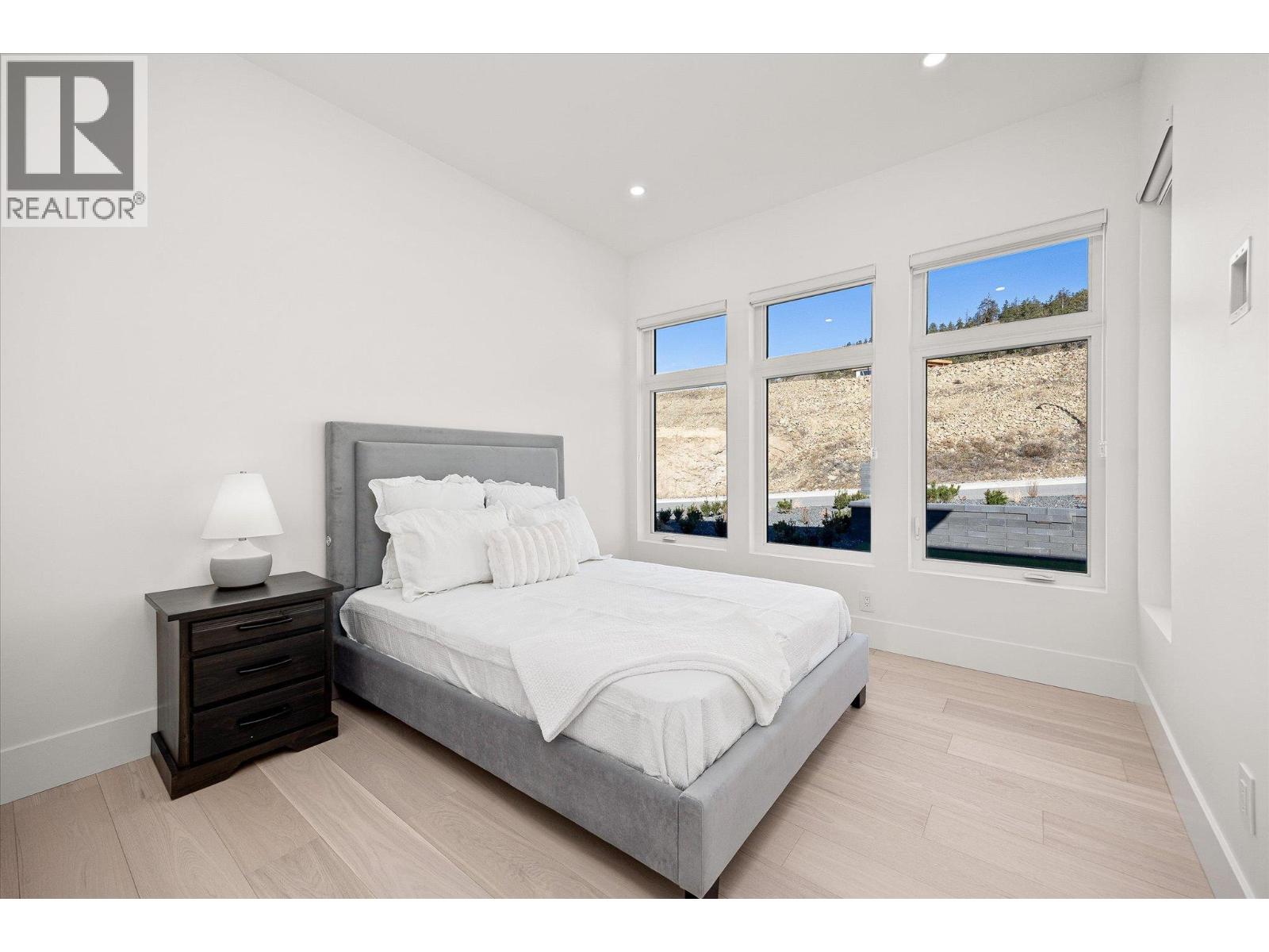  1343 Vineyard Drive, West Kelowna