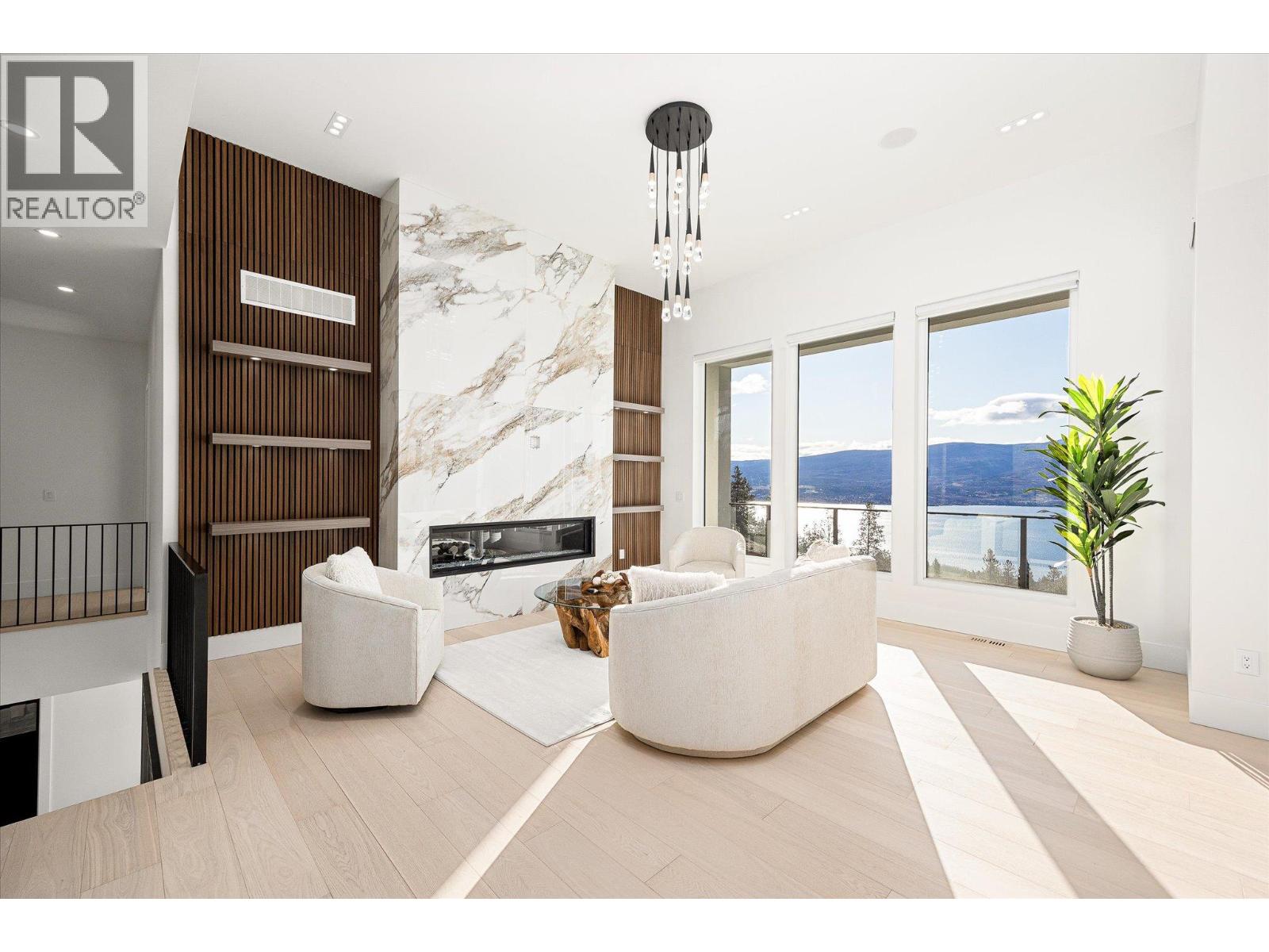  1343 Vineyard Drive, West Kelowna