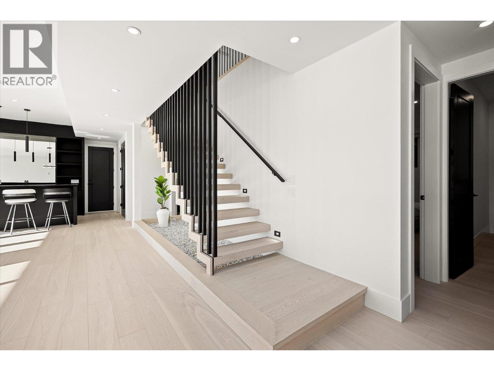  1343 Vineyard Drive, West Kelowna