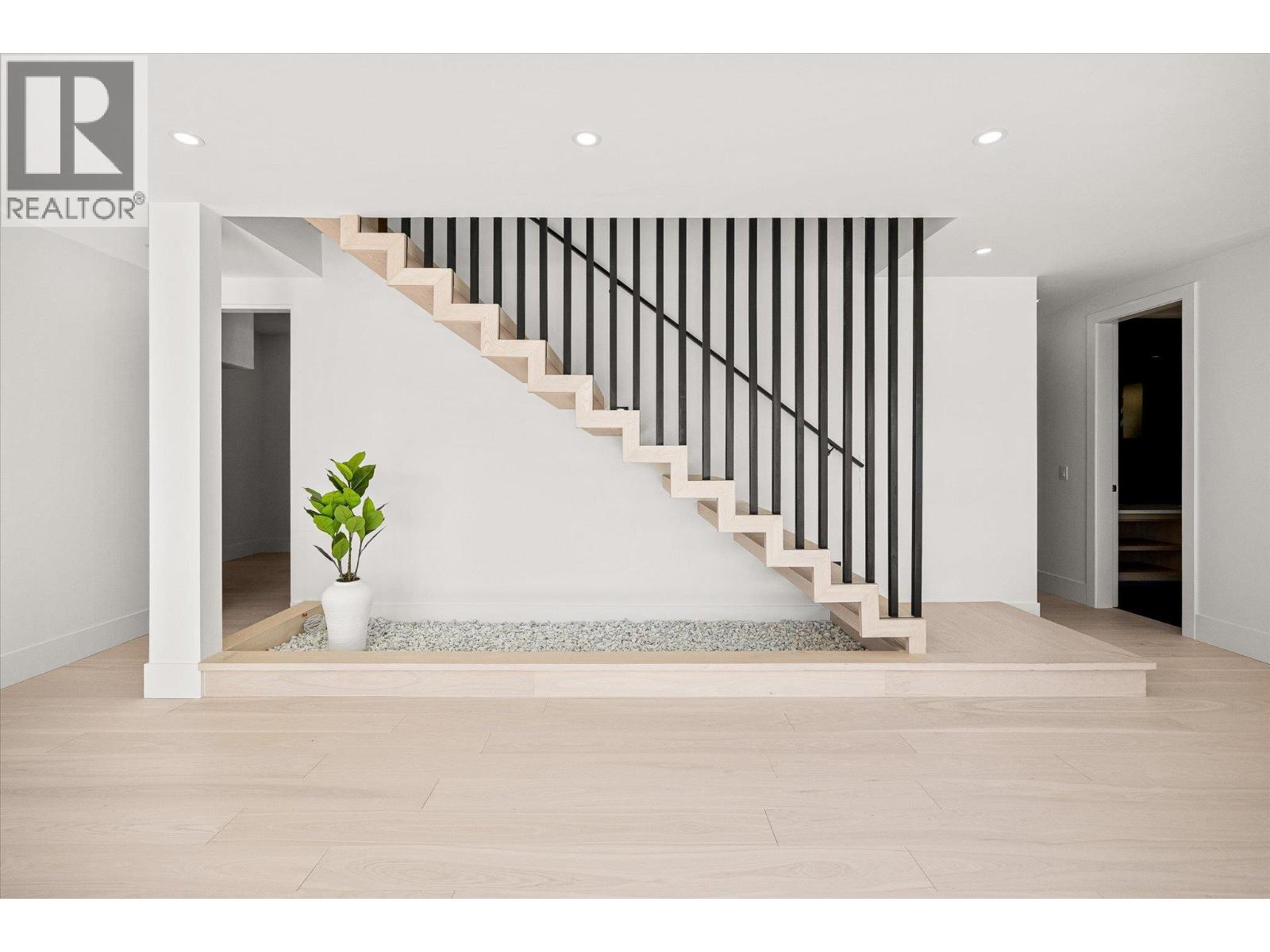  1343 Vineyard Drive, West Kelowna