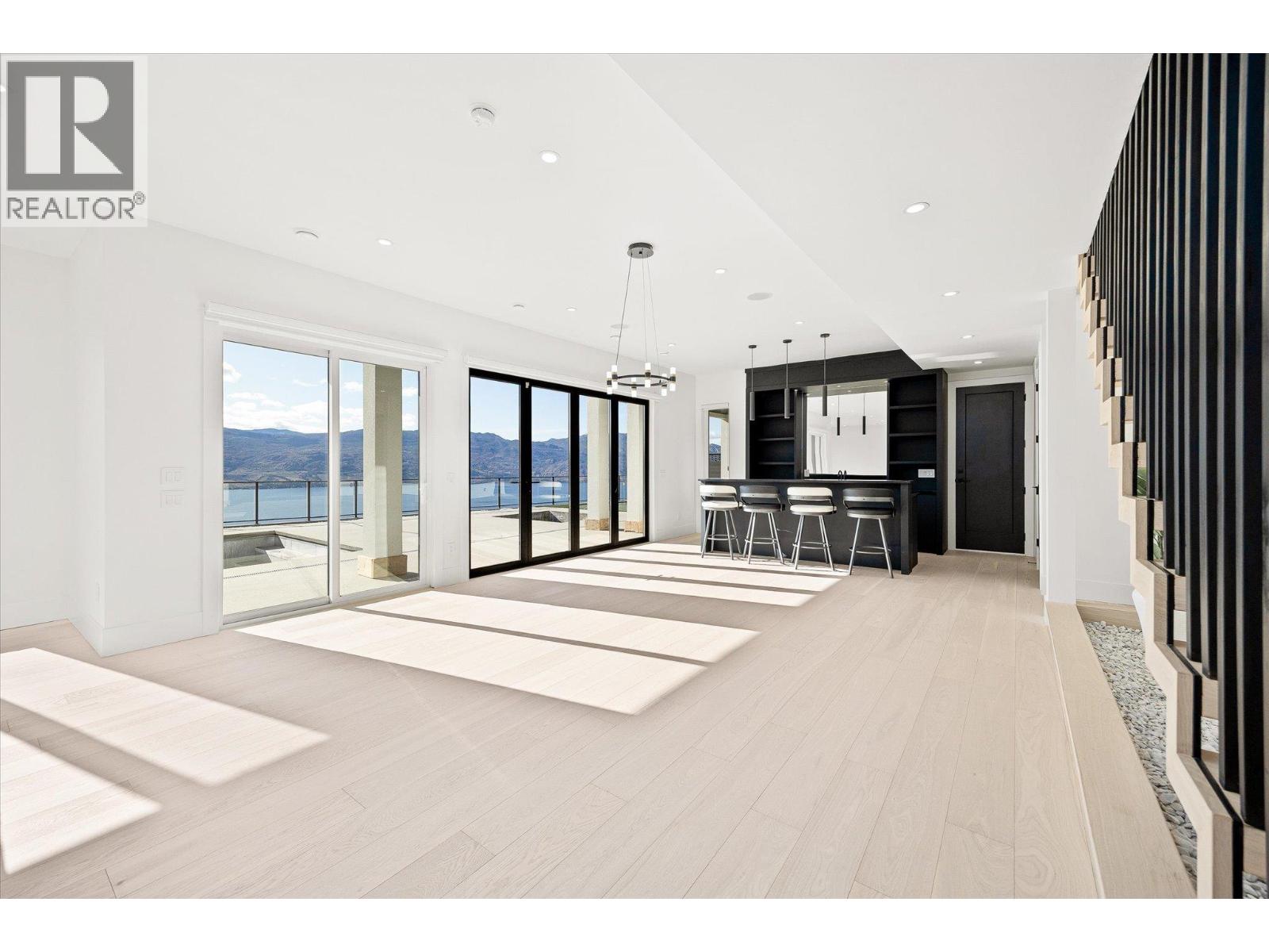  1343 Vineyard Drive, West Kelowna