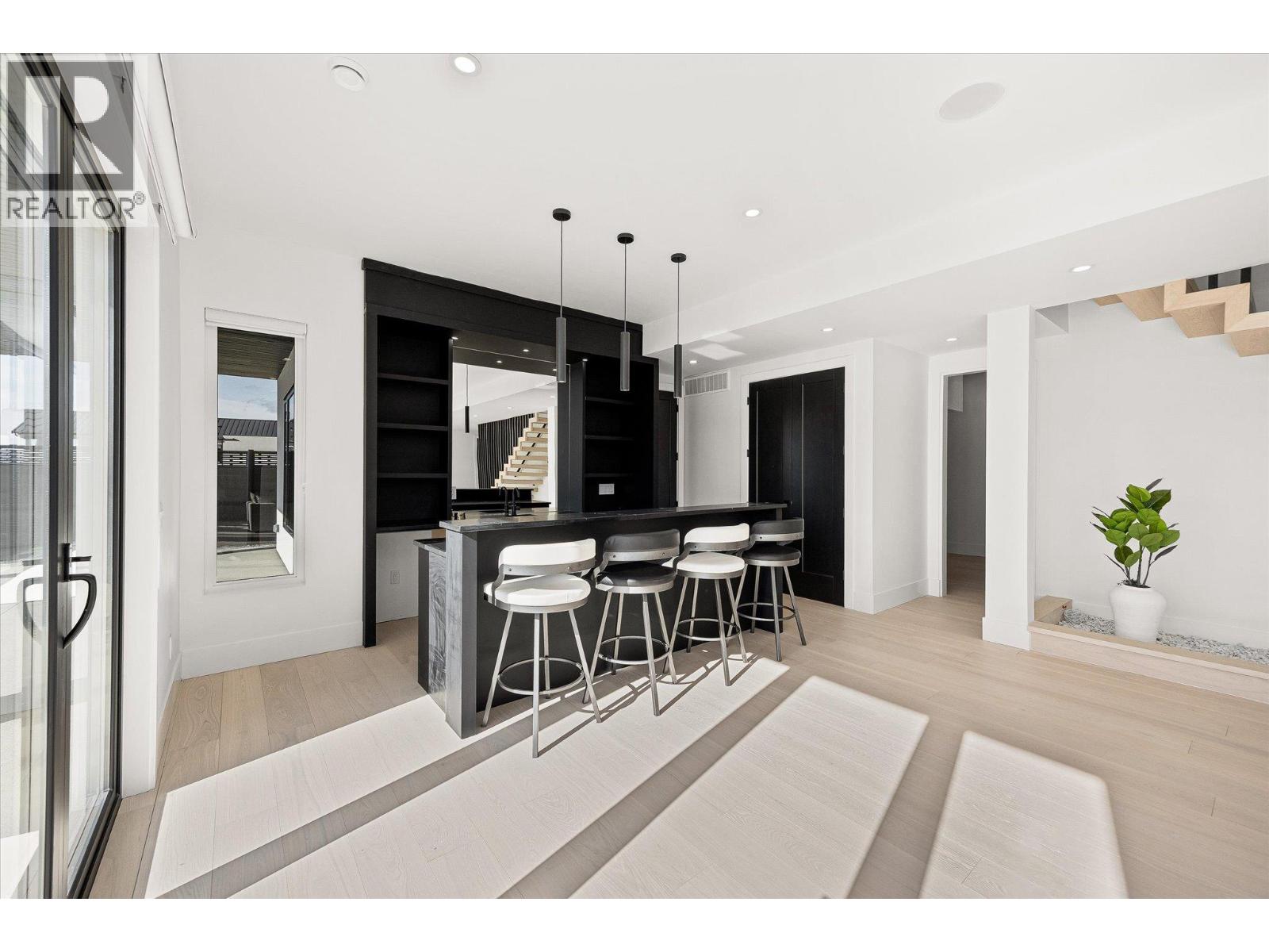  1343 Vineyard Drive, West Kelowna