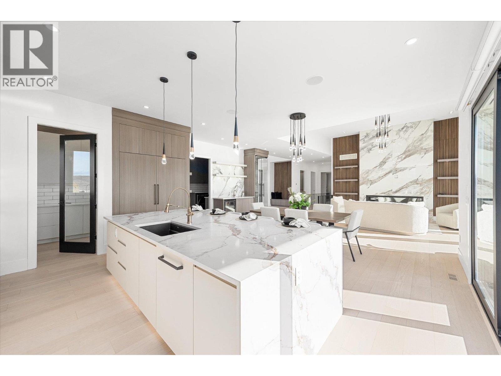  1343 Vineyard Drive, West Kelowna