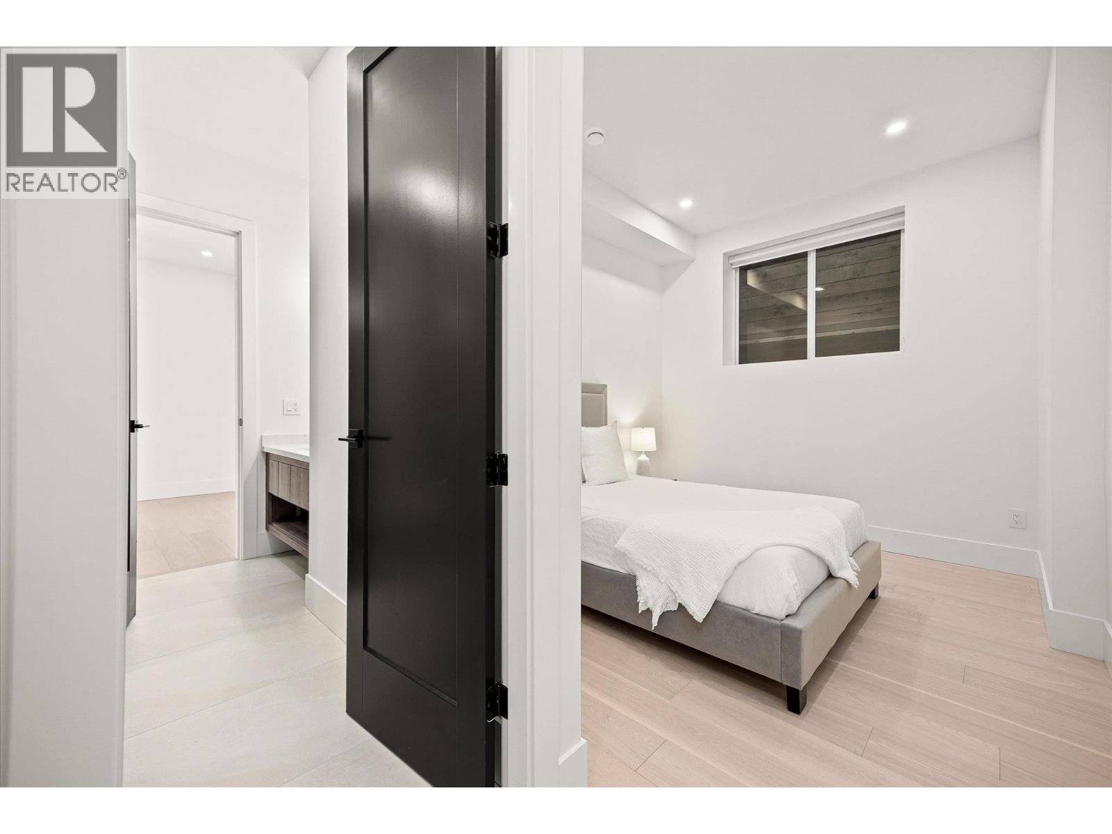  1343 Vineyard Drive, West Kelowna