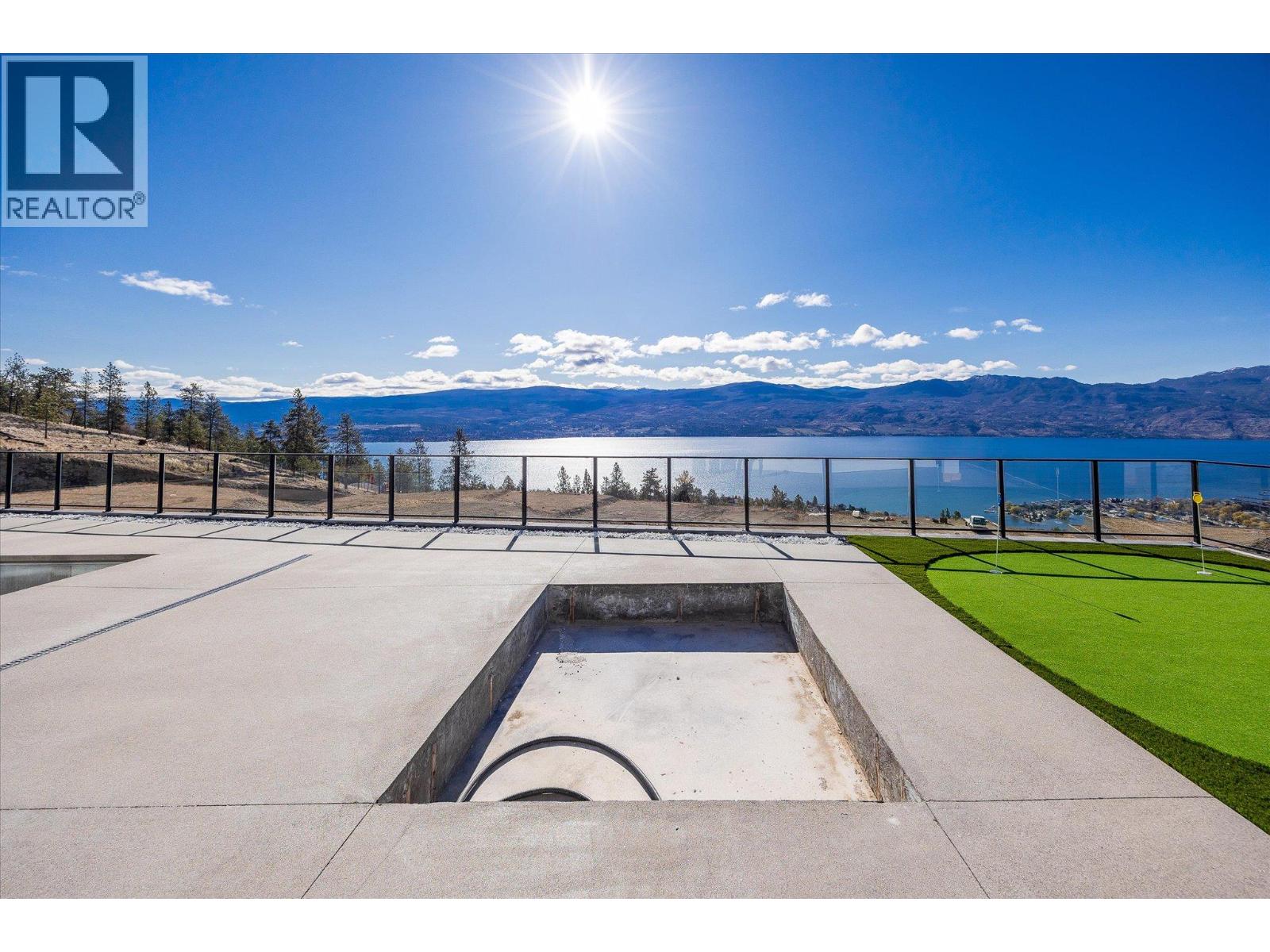  1343 Vineyard Drive, West Kelowna