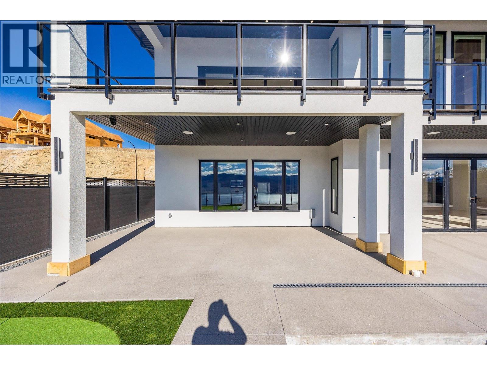  1343 Vineyard Drive, West Kelowna