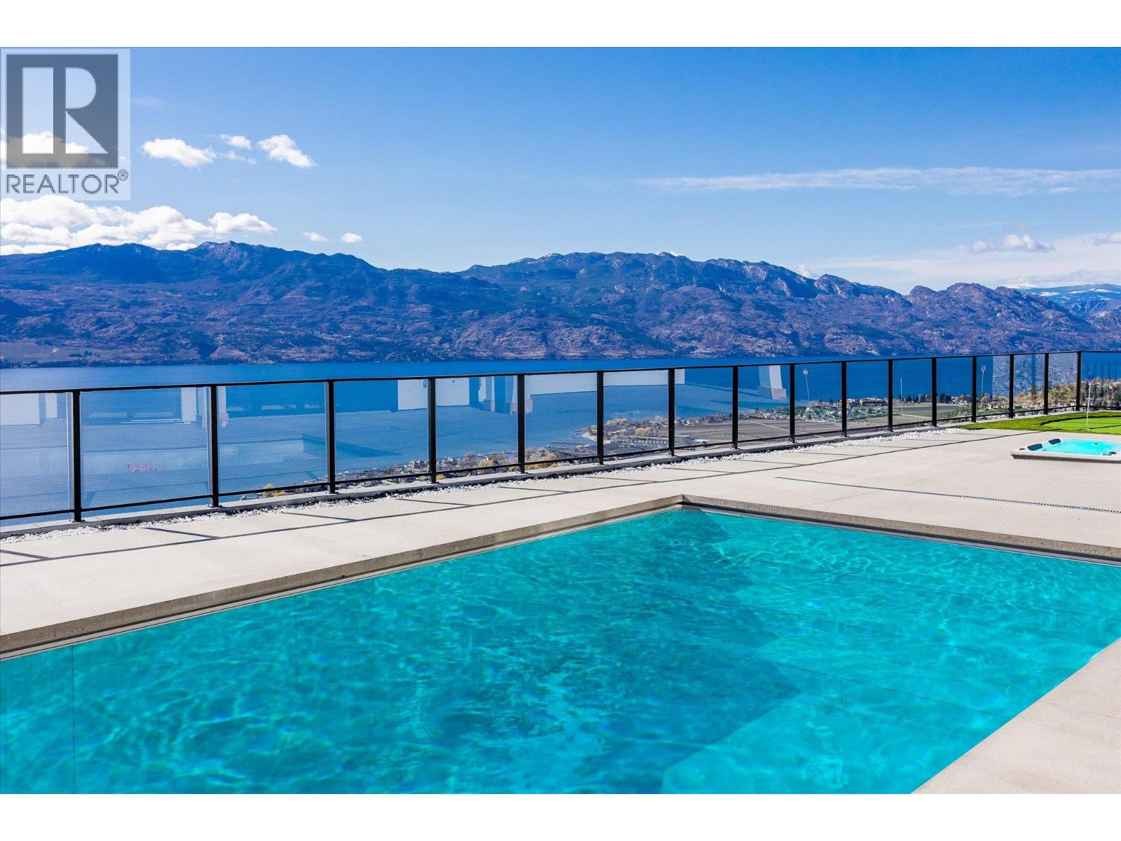  1343 Vineyard Drive, West Kelowna
