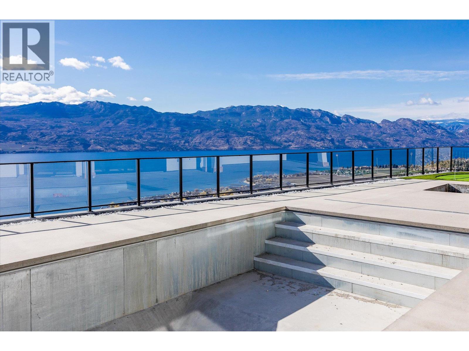  1343 Vineyard Drive, West Kelowna