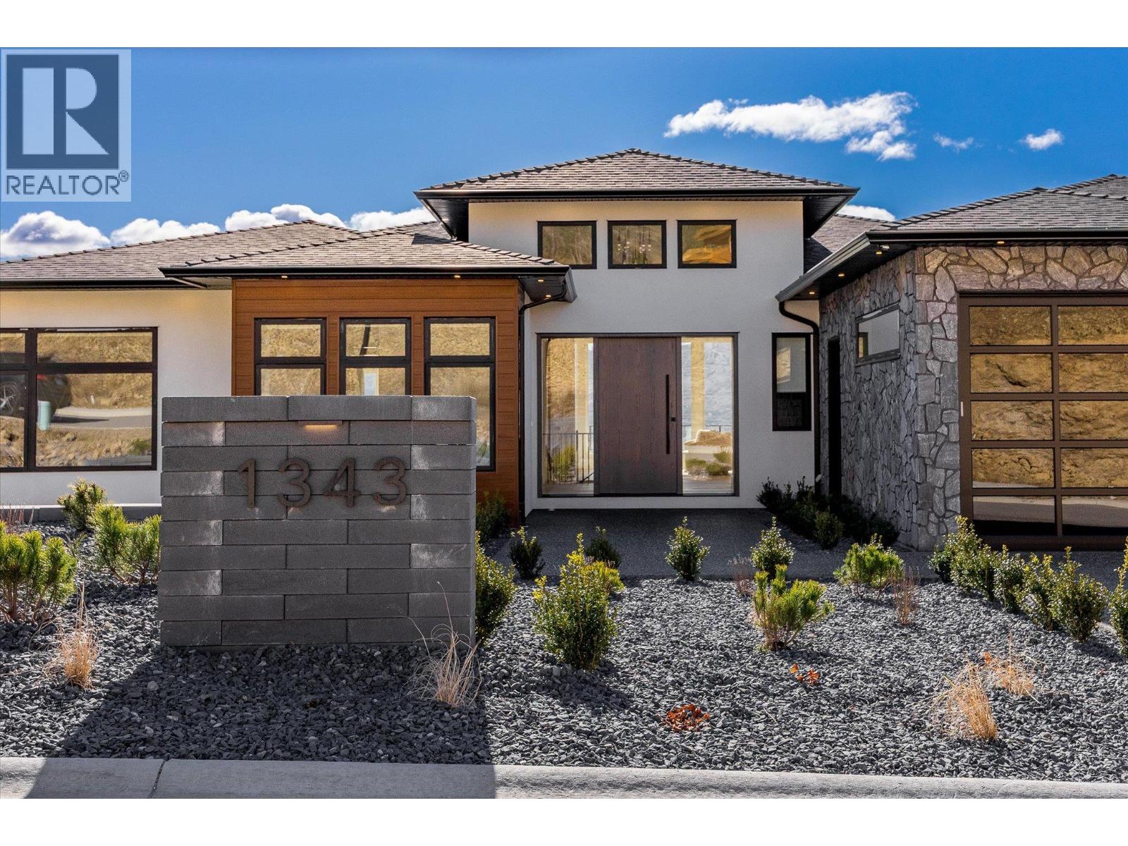  1343 Vineyard Drive, West Kelowna
