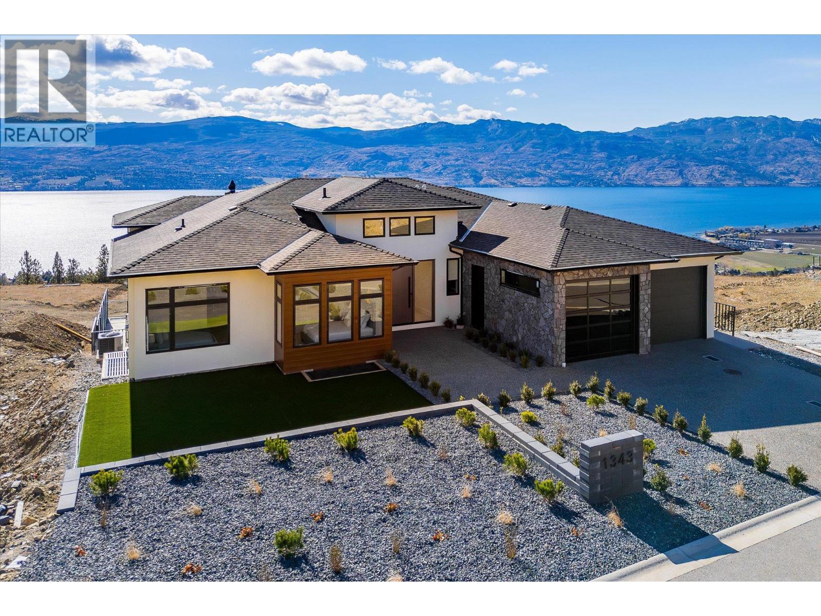  1343 Vineyard Drive, West Kelowna