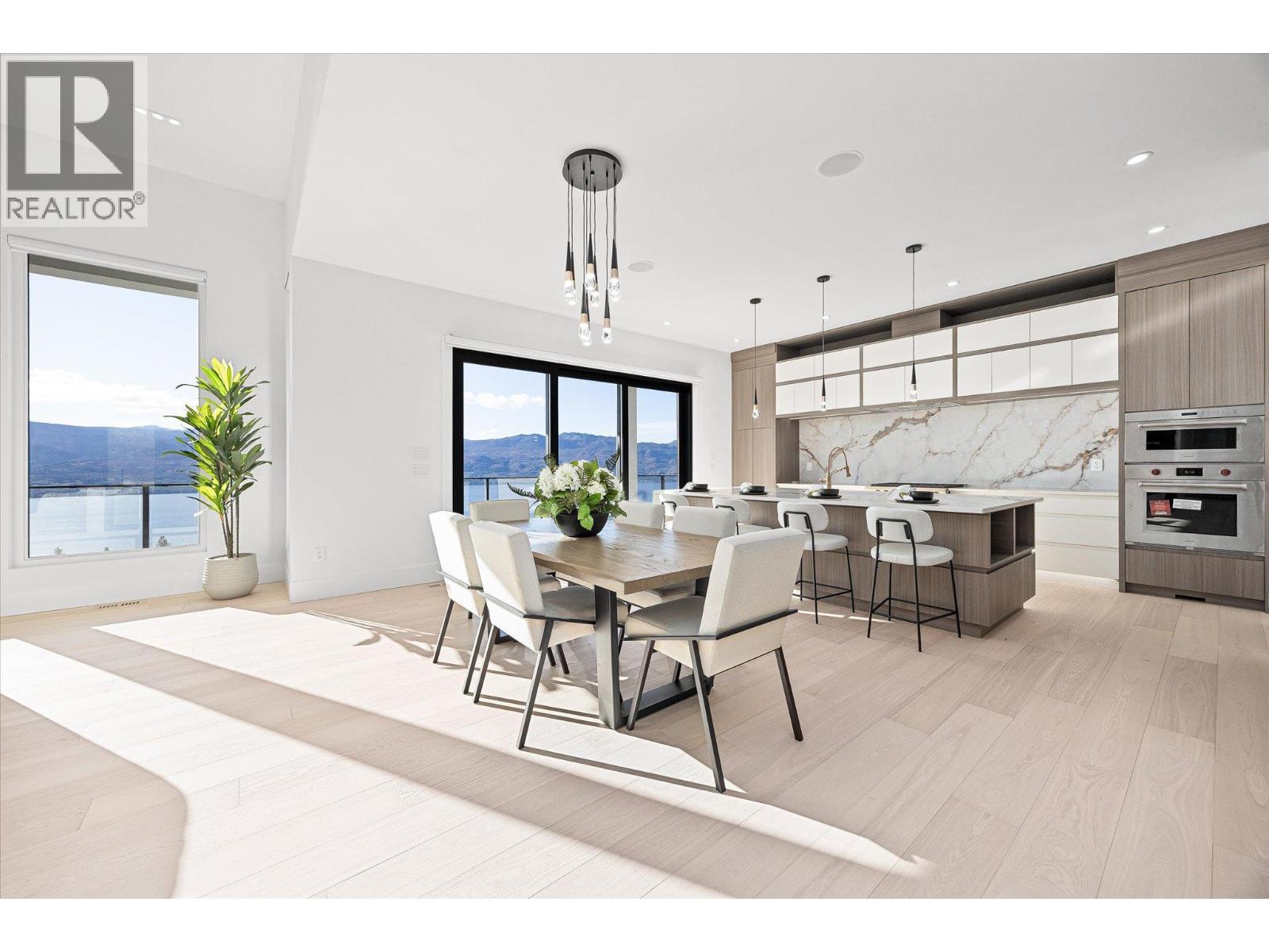  1343 Vineyard Drive, West Kelowna