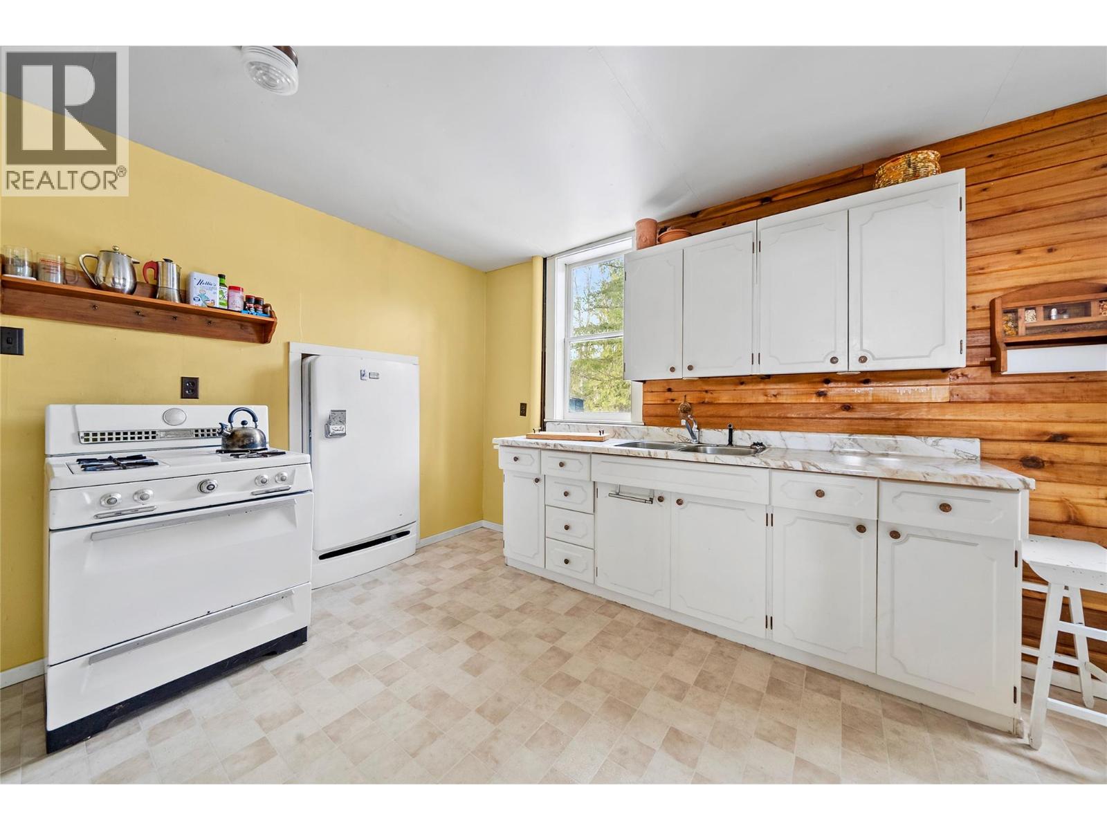  1361 Daniels Road, Seymour Arm