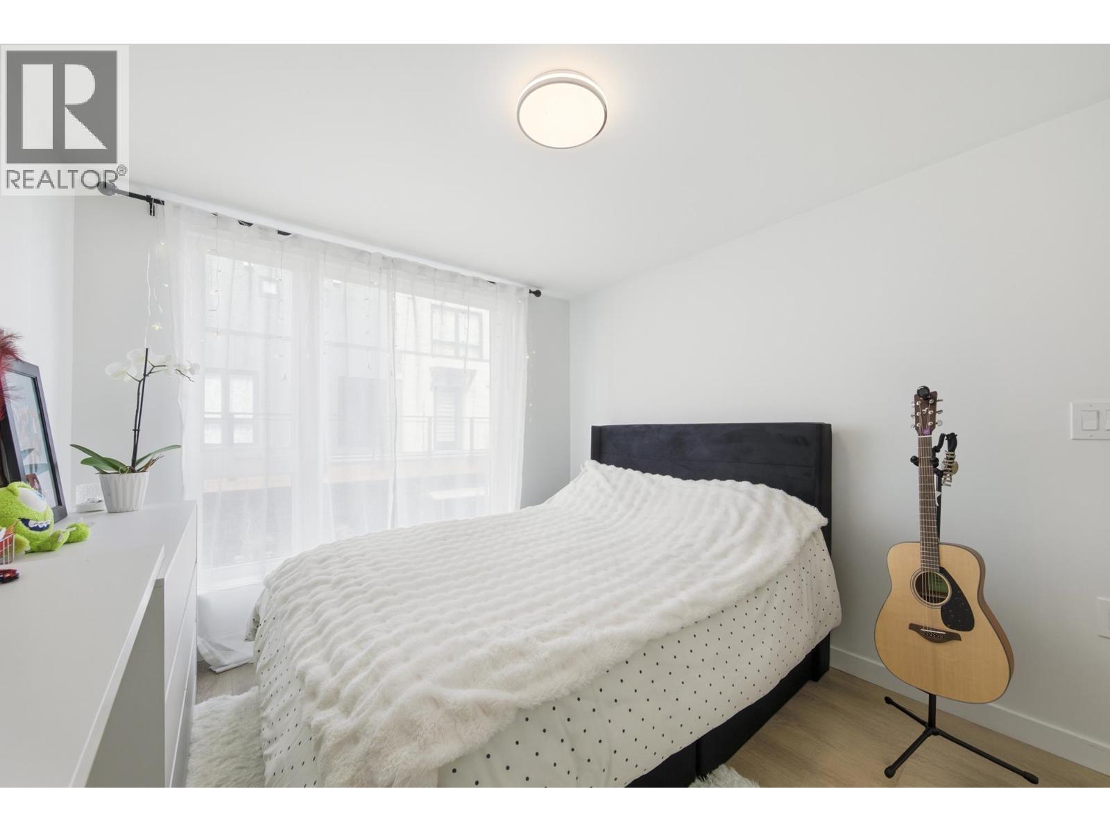 356 555 E 2ND STREET, North Vancouver