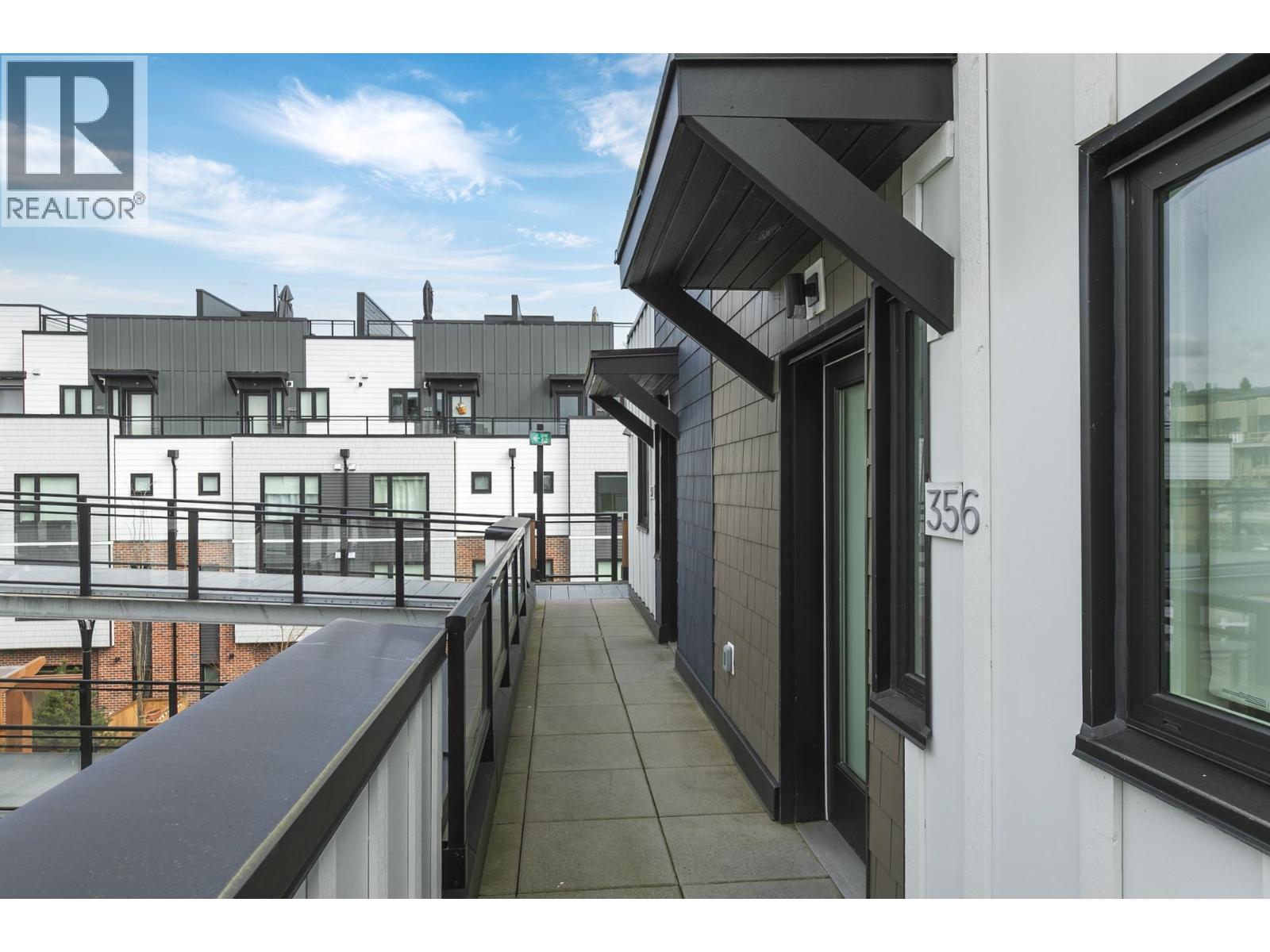 356 555 E 2ND STREET, North Vancouver