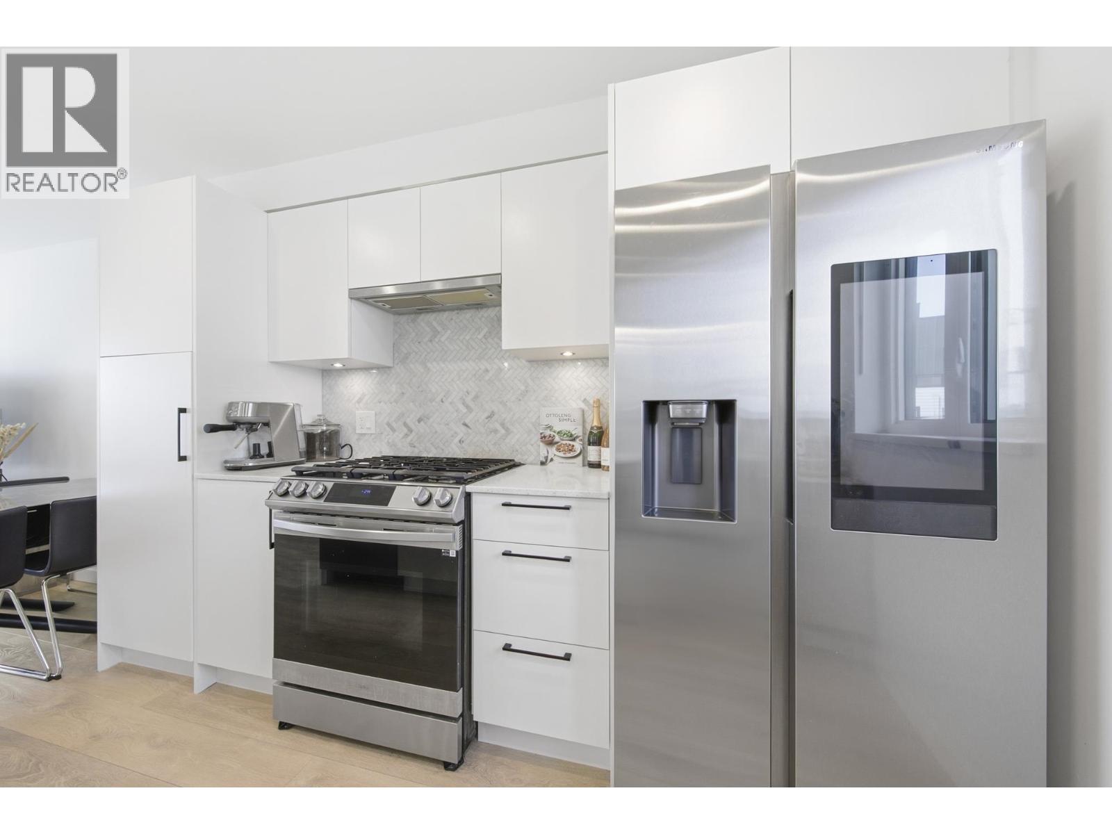 356 555 E 2ND STREET, North Vancouver