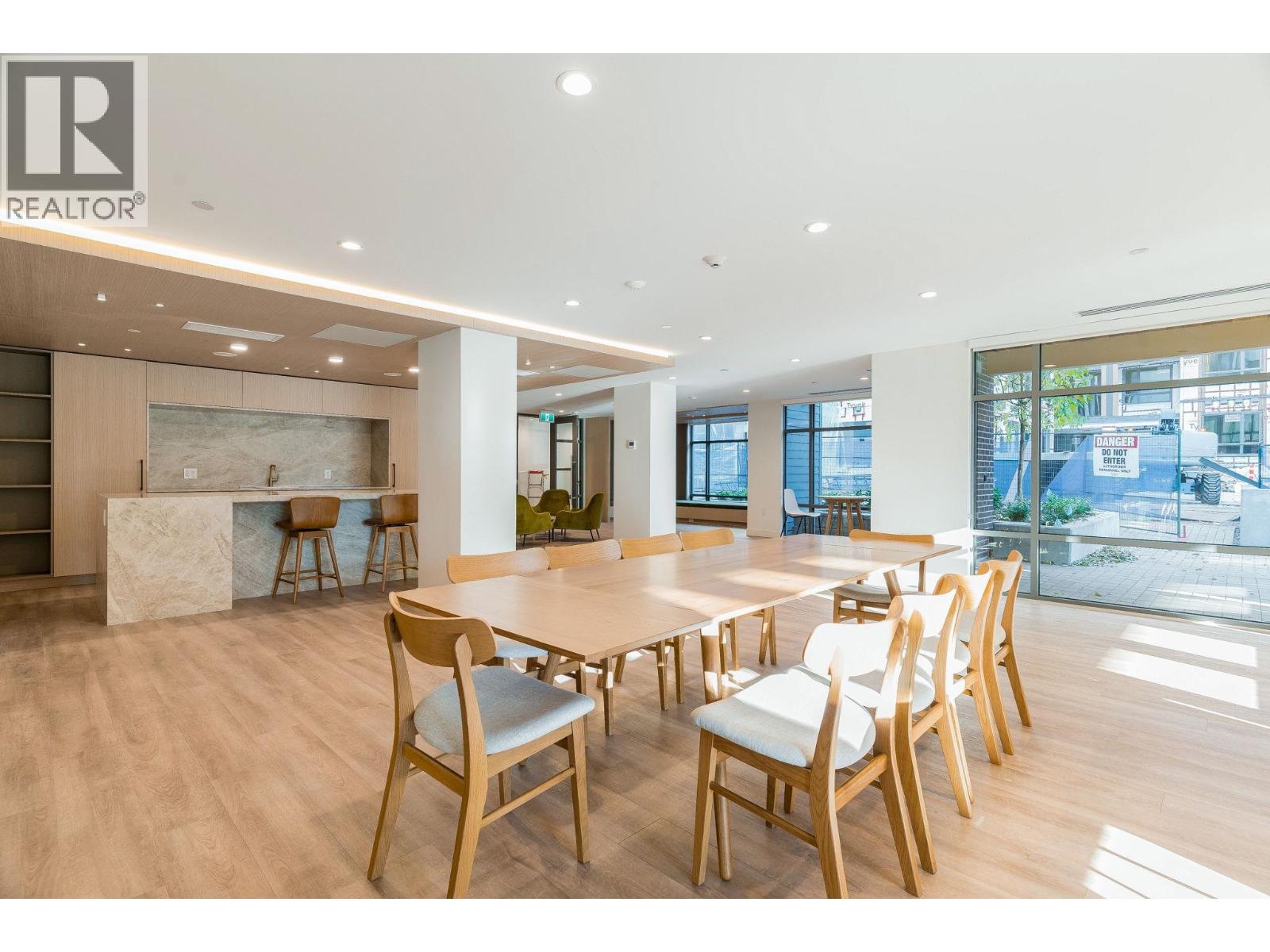 508 721 ANSKAR COURT, Coquitlam