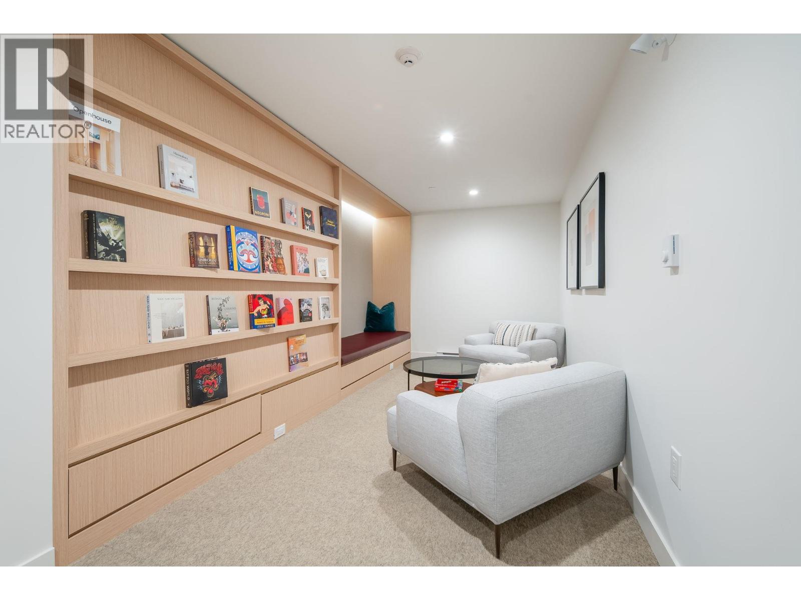 508 721 ANSKAR COURT, Coquitlam