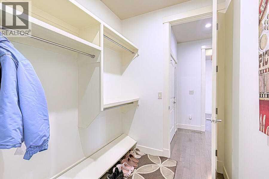 Single Family House for Sale in  Rockcliff Point NW Rocky Ridge Calgary 