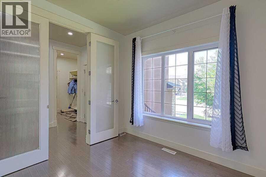 Single Family House for Sale in  Rockcliff Point NW Rocky Ridge Calgary 