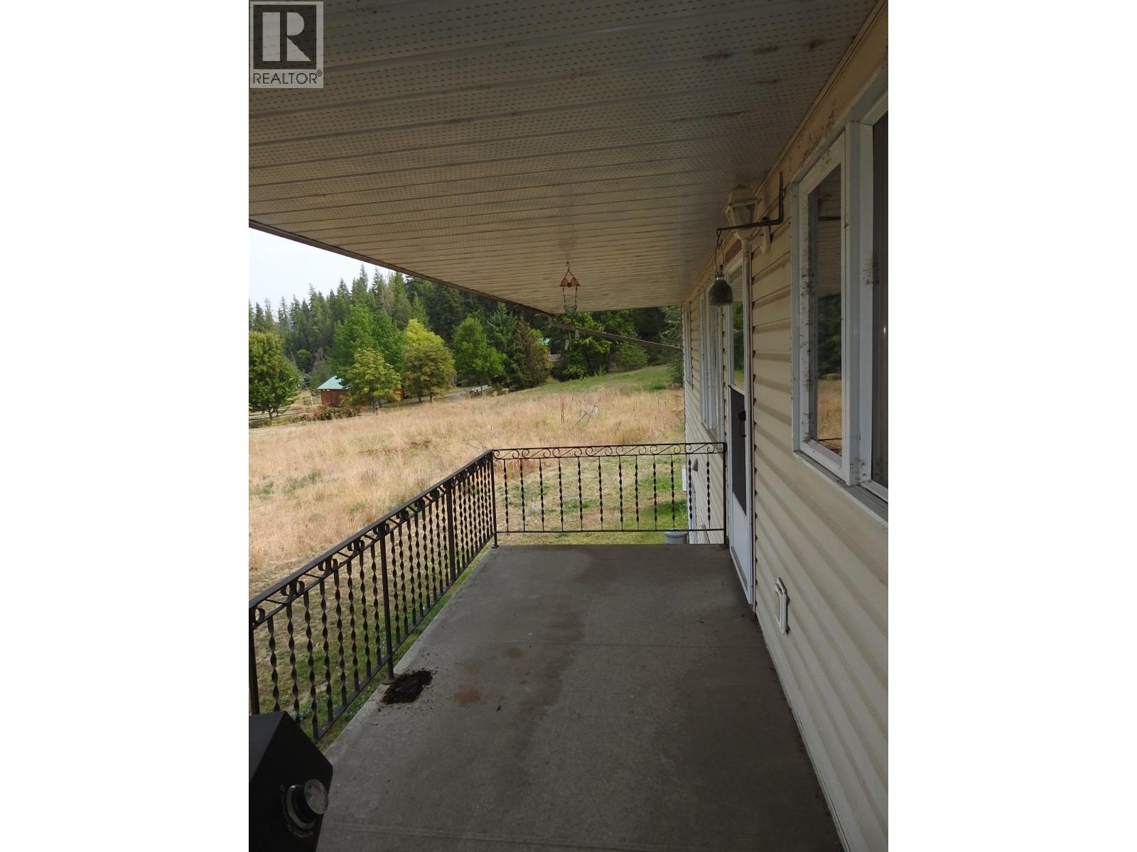 4596 Back Enderby Road - 47