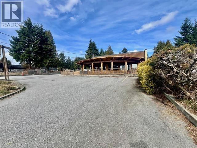818 GIBSONS Way - main photo
