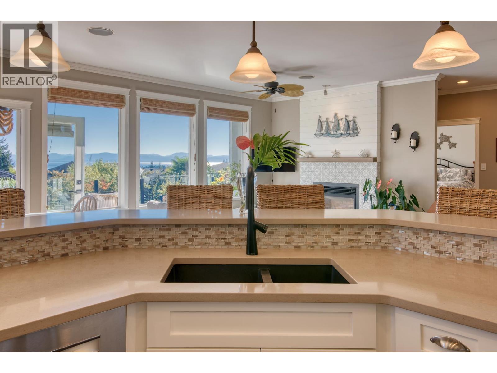 6369 JASPER ROAD, Sechelt