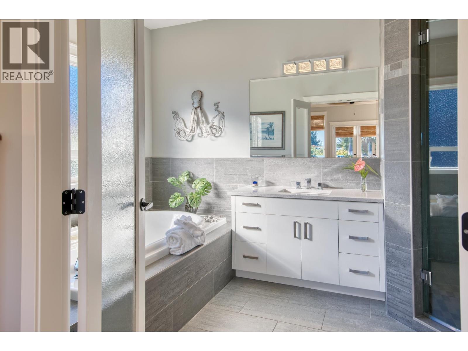 6369 JASPER ROAD, Sechelt