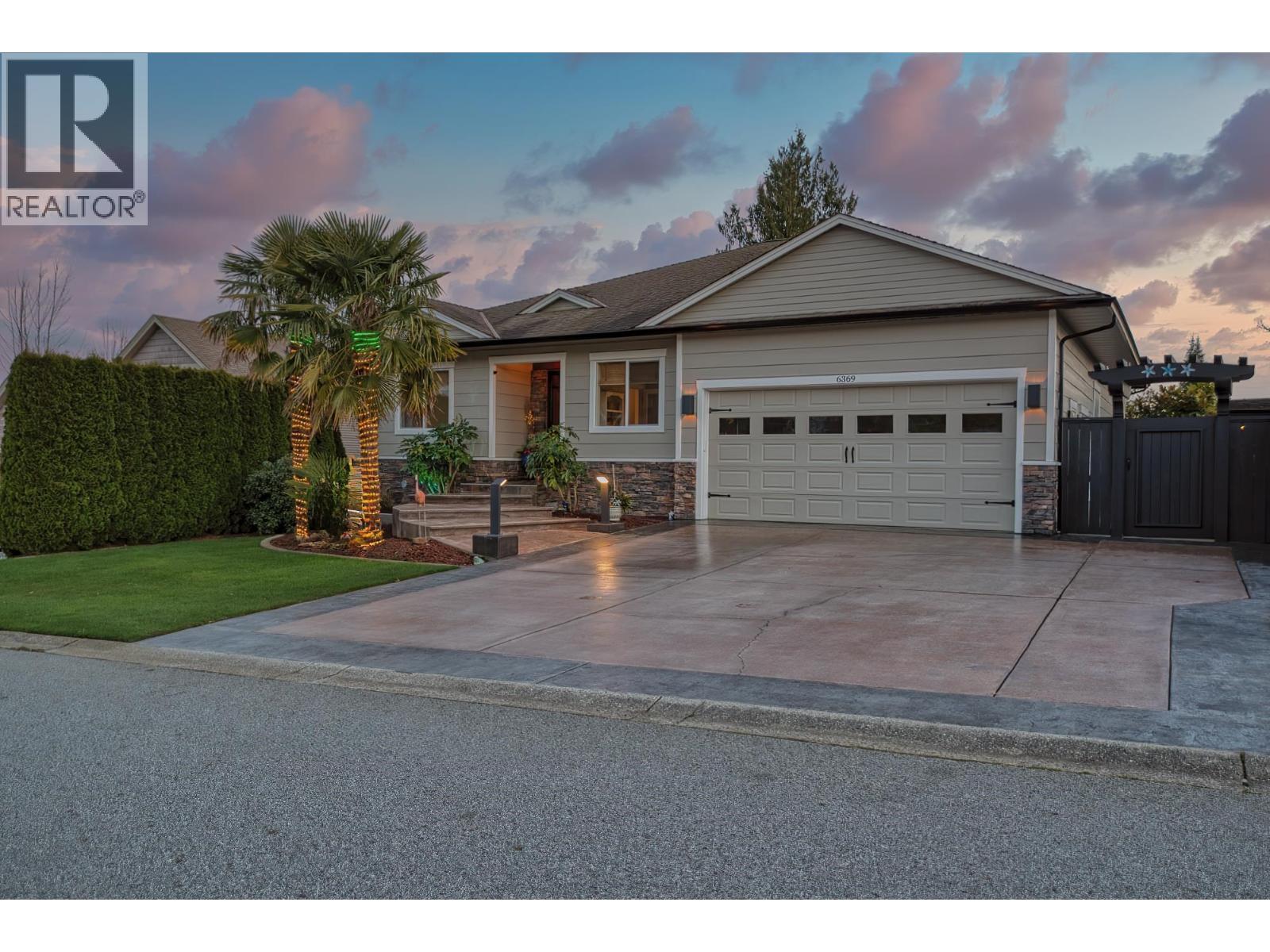 6369 JASPER ROAD, Sechelt