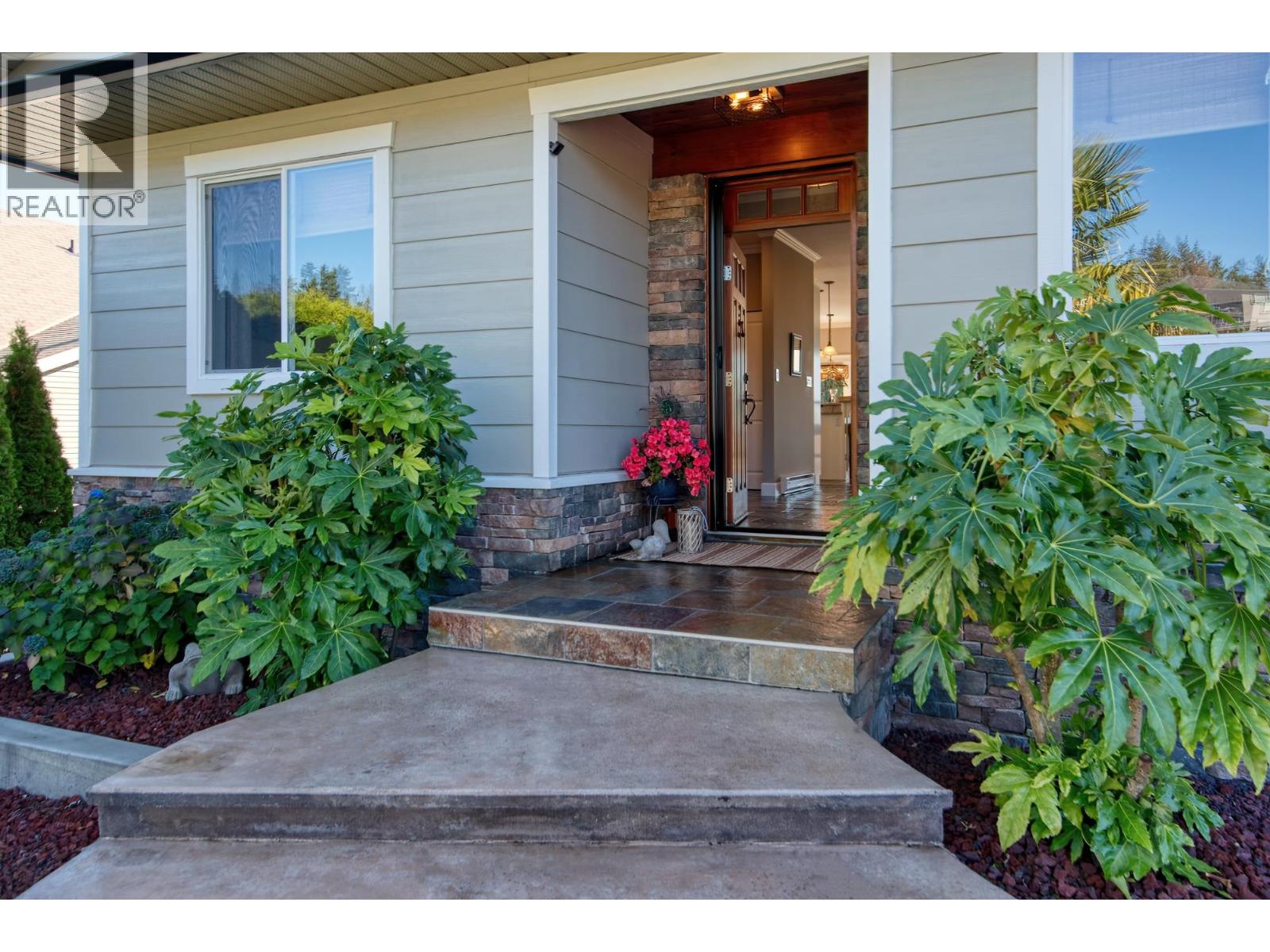 6369 JASPER ROAD, Sechelt