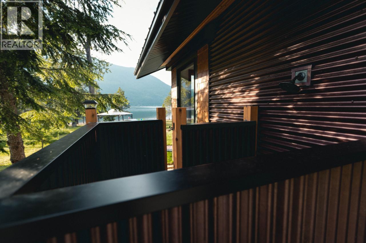  179 KOOTENAY LAKE Road, Procter