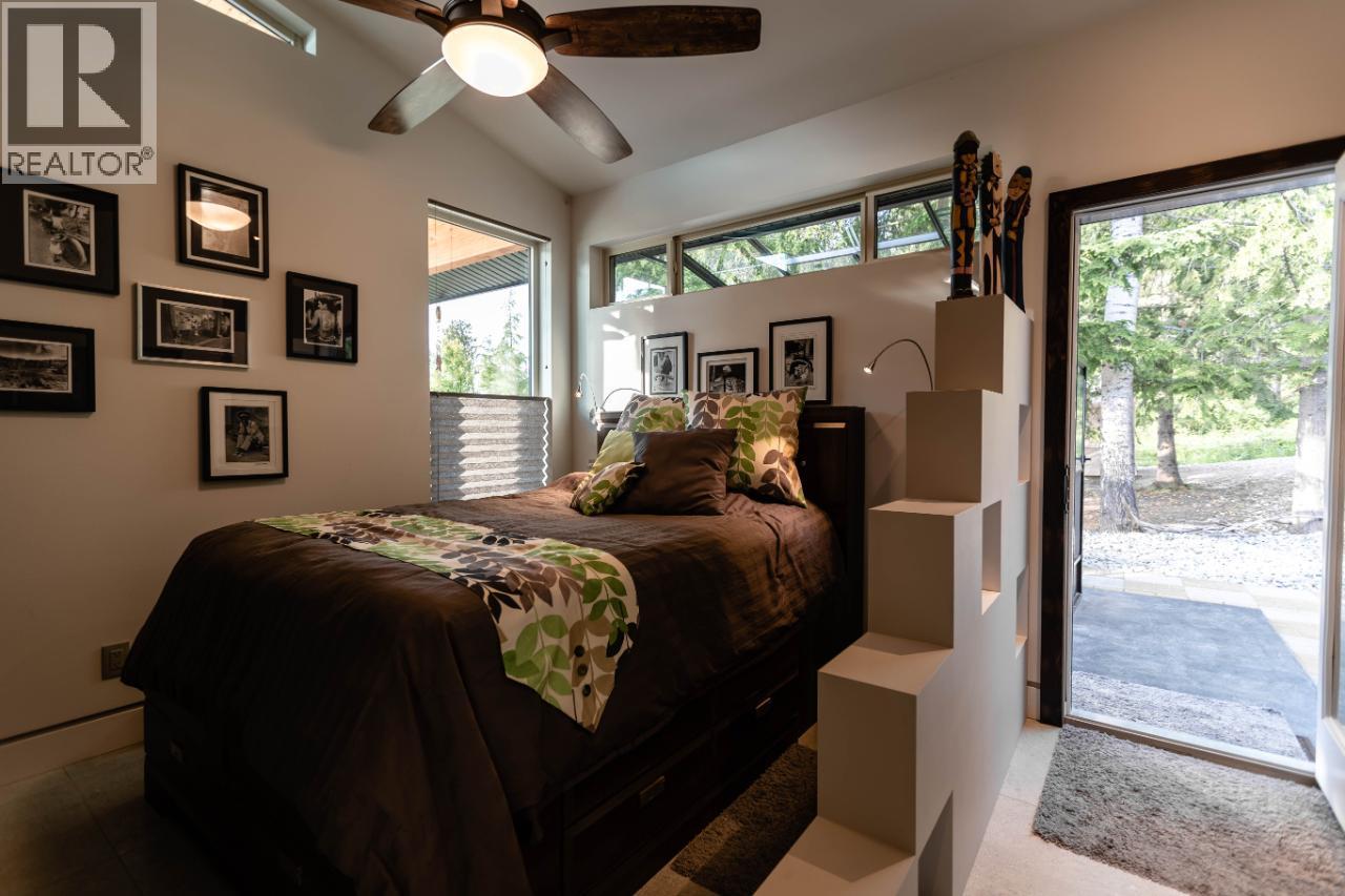  179 KOOTENAY LAKE Road, Procter