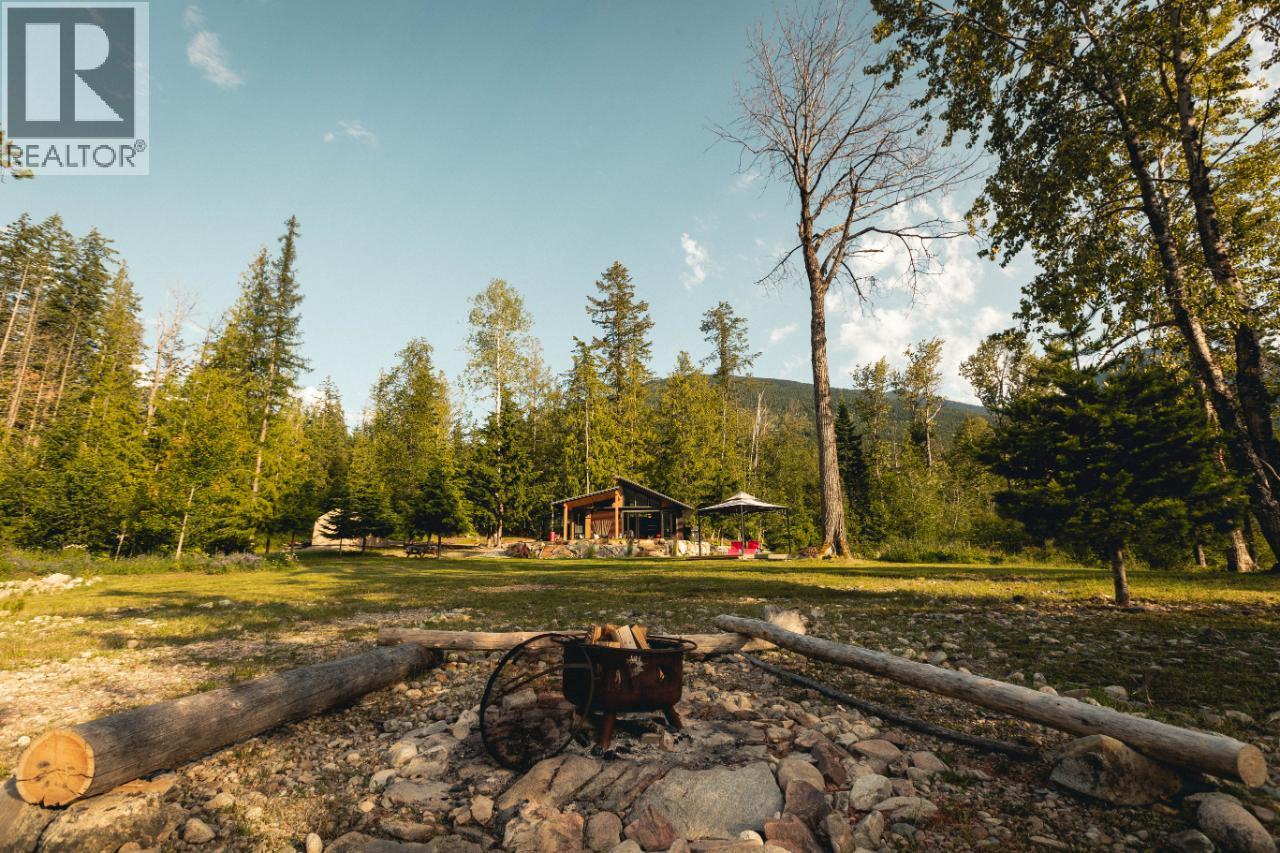  179 KOOTENAY LAKE Road, Procter