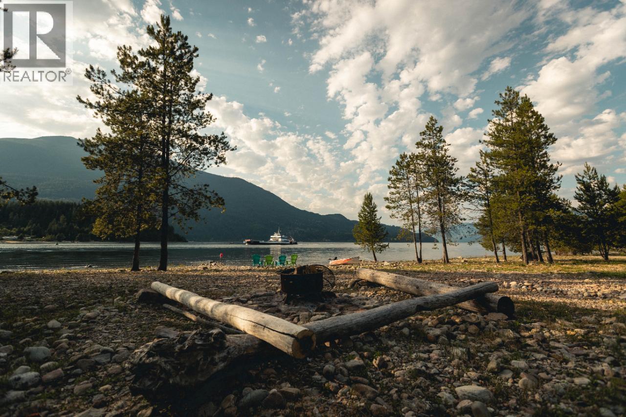  179 KOOTENAY LAKE Road, Procter