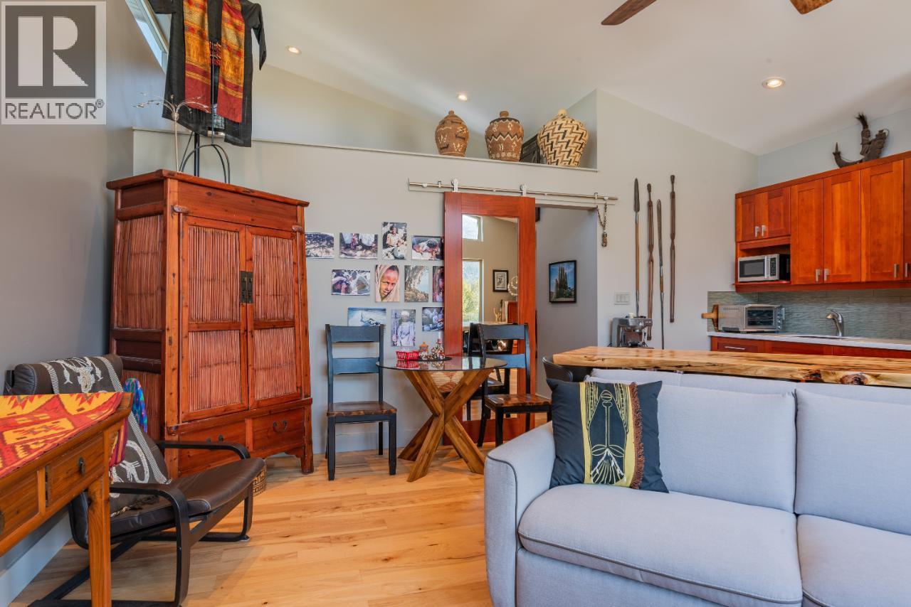  179 KOOTENAY LAKE Road, Procter