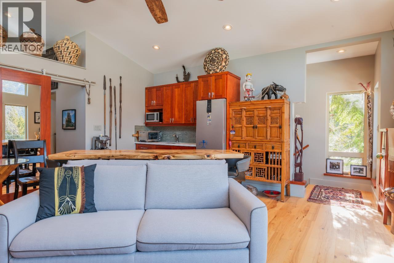  179 KOOTENAY LAKE Road, Procter