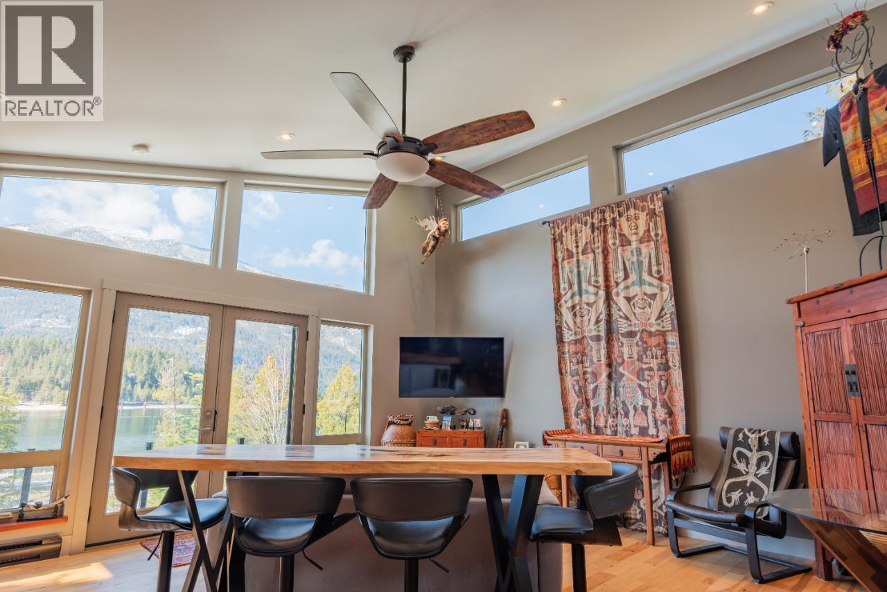  179 KOOTENAY LAKE Road, Procter