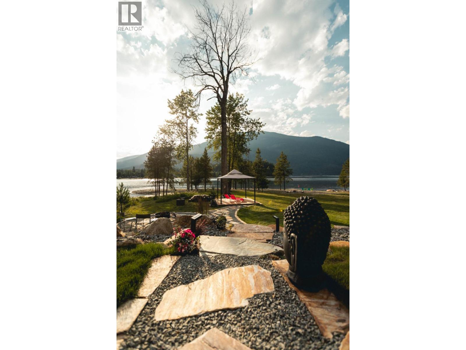  179 KOOTENAY LAKE Road, Procter