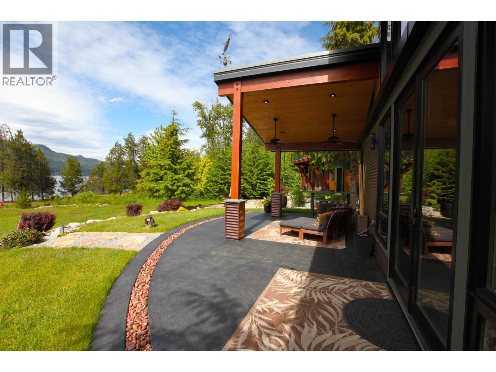  179 KOOTENAY LAKE Road, Procter