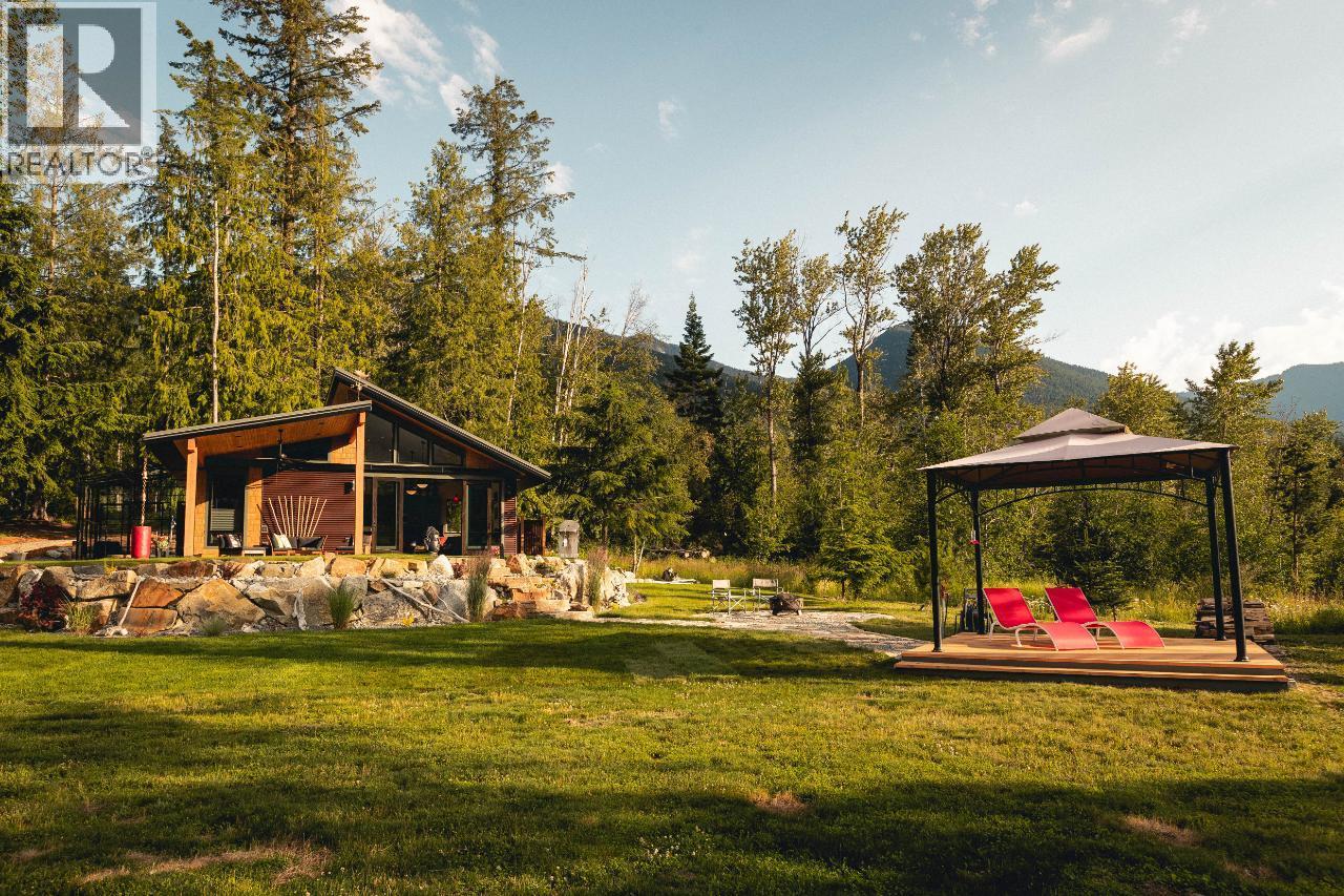  179 KOOTENAY LAKE Road, Procter