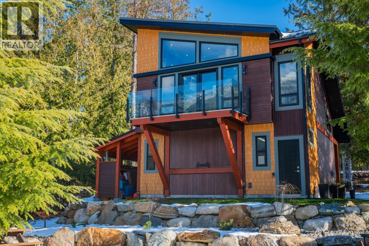  179 KOOTENAY LAKE Road, Procter